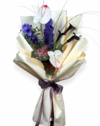 Ivory Eclipse – Anthurium & Calla Bouquet